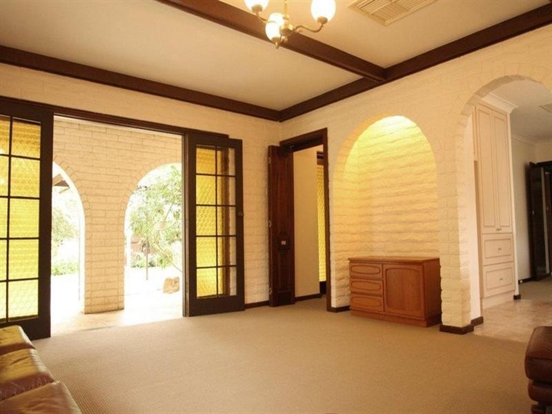 6 Lincoln Drive, Redwood Park SA 5097