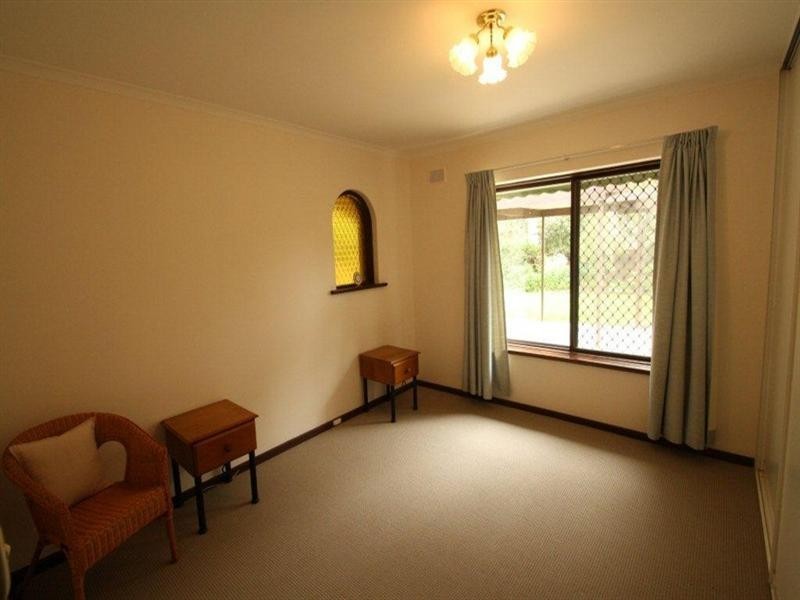 6 Lincoln Drive, Redwood Park SA 5097