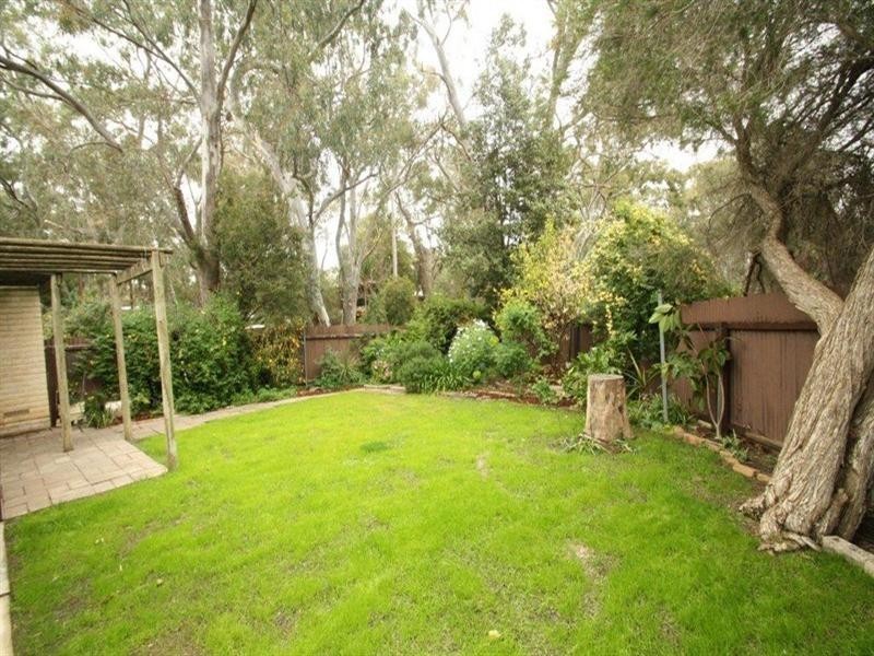 6 Lincoln Drive, Redwood Park SA 5097