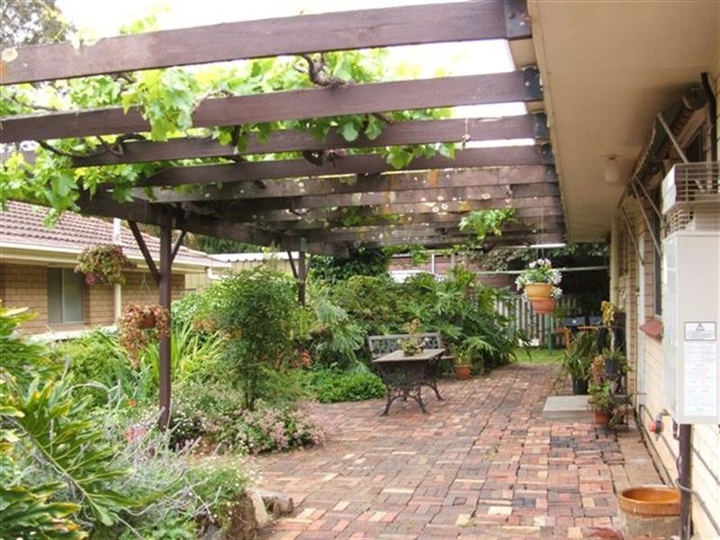 32 Kildonan Avenue, Para Vista SA 5093