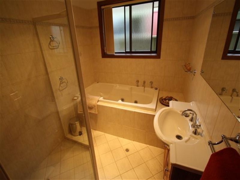 46 Park Lake Drive, Wynn Vale SA 5127