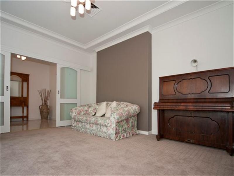 10 Rosewood Road, Highbury SA 5089