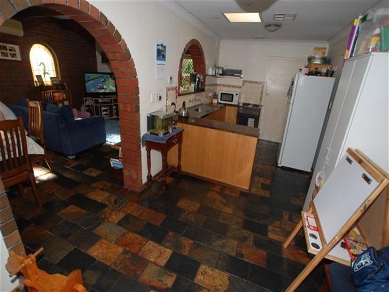 1 Lydia Avenue, Surrey Downs SA 5126