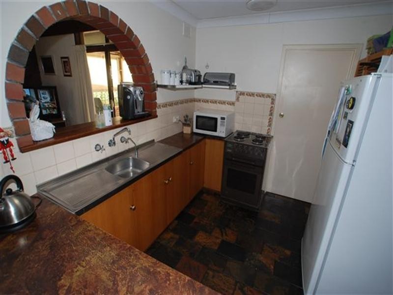 1 Lydia Avenue, Surrey Downs SA 5126