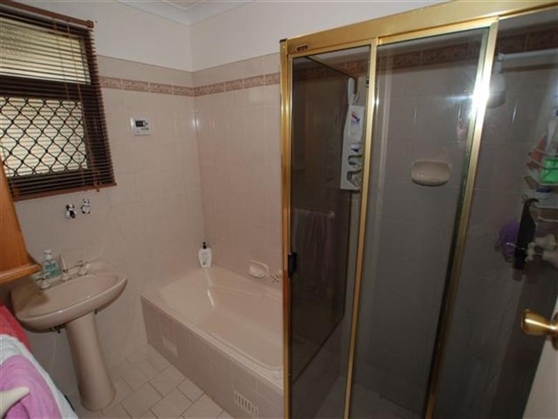 1 Lydia Avenue, Surrey Downs SA 5126