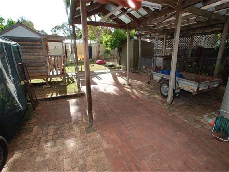 1 Lydia Avenue, Surrey Downs SA 5126