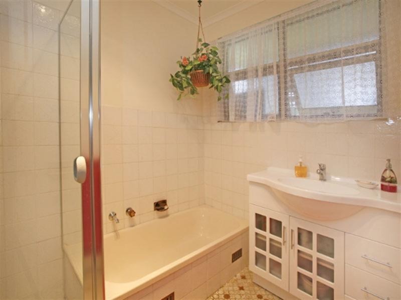 15 Pierre Road, Modbury SA 5092