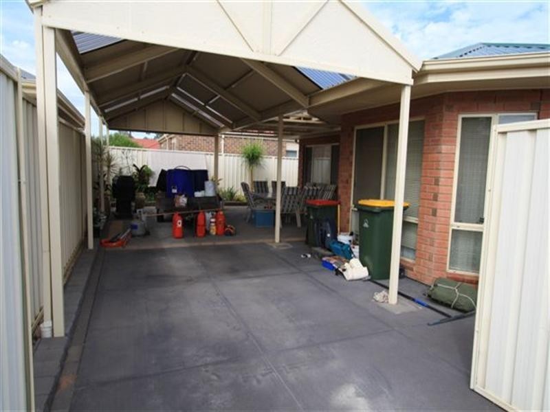 5 Kentia Drive, Para Hills West SA 5096