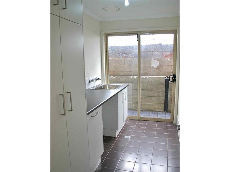 25 Carolan Crescent, Valley View SA 5093