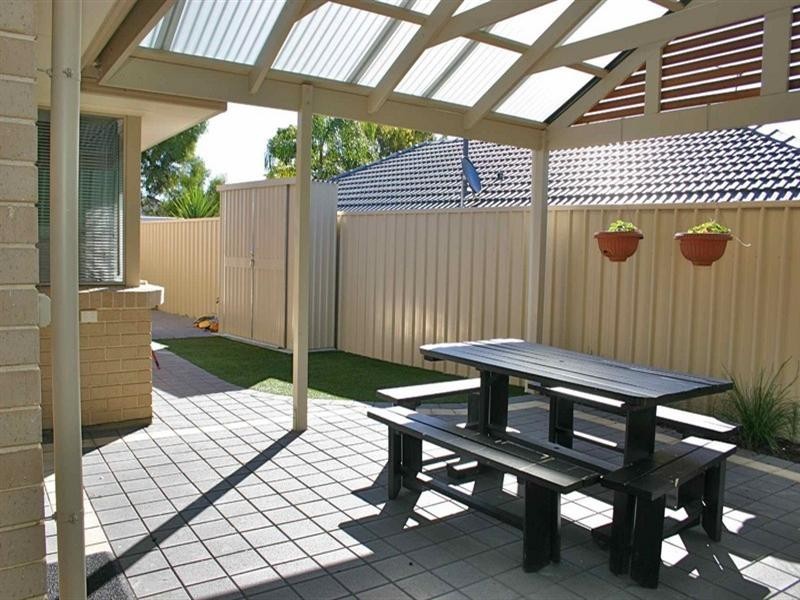 25 Carolan Crescent, Valley View SA 5093