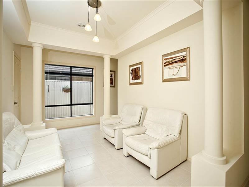 17 Janlyn Road, Vista SA 5091