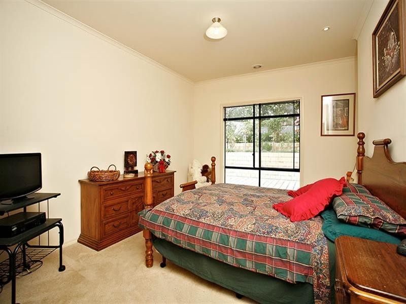 17 Janlyn Road, Vista SA 5091