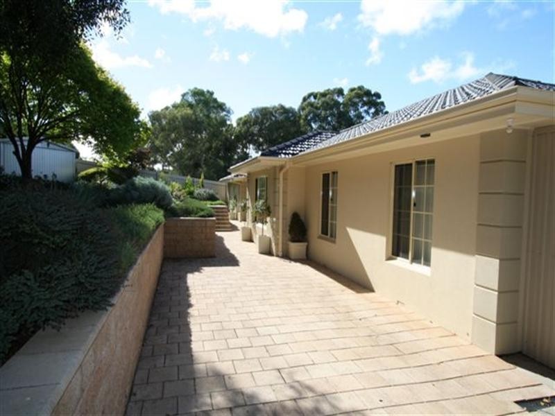 11 Derwent Terrace, Valley View SA 5093