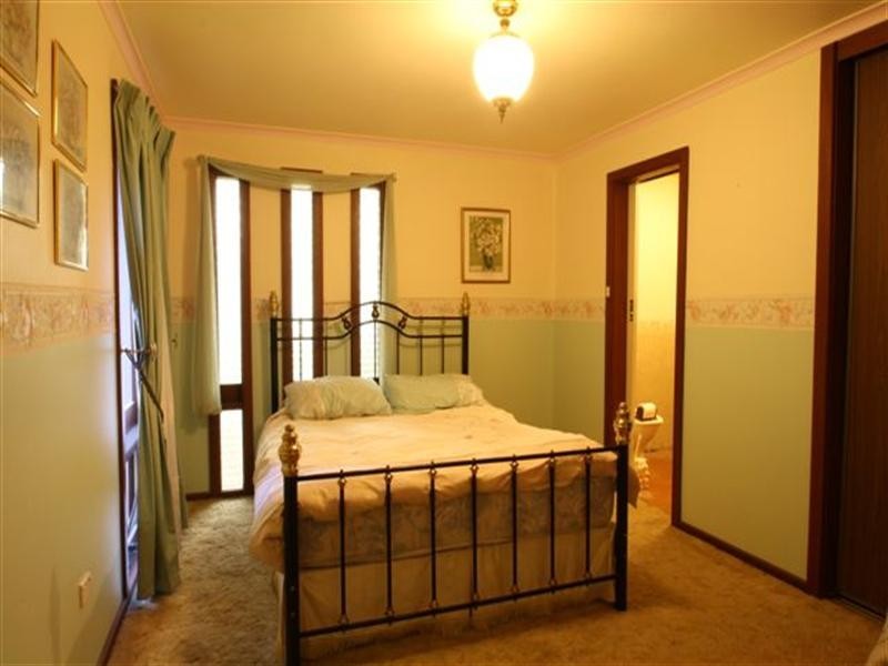 4 Dillon Street, Redwood Park SA 5097