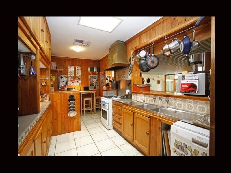 33 Helen Terrace, Valley View SA 5093