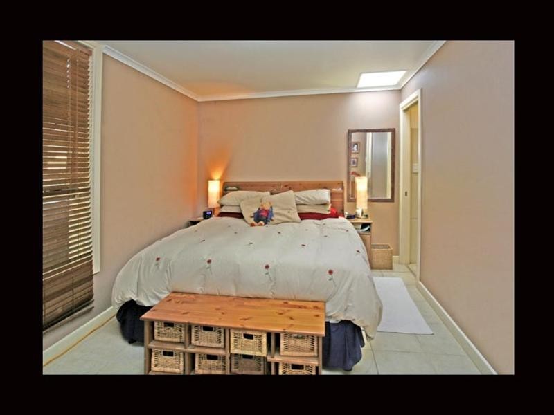 33 Helen Terrace, Valley View SA 5093