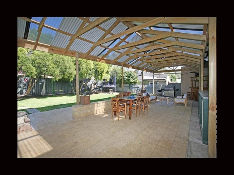 33 Helen Terrace, Valley View SA 5093