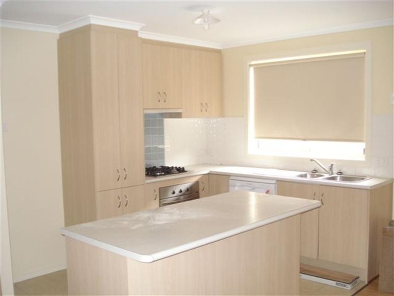 33 Lakeside Drive, Andrews Farm SA 5114