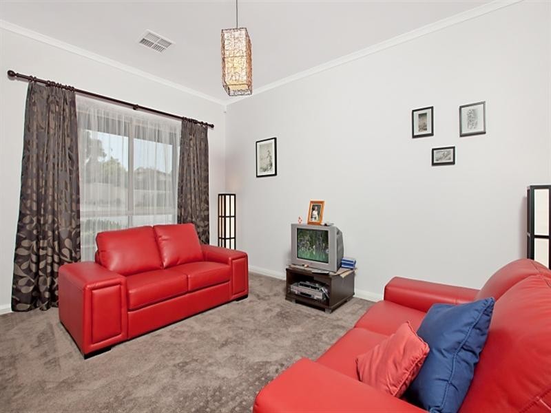 3 Strathmont Avenue, Gilles Plains SA 5086