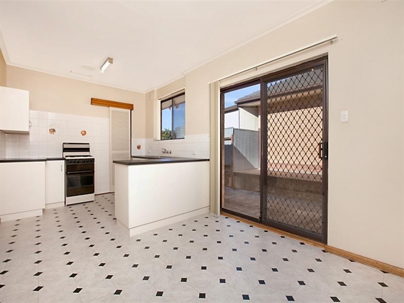 8 Vista Avenue, Valley View SA 5093