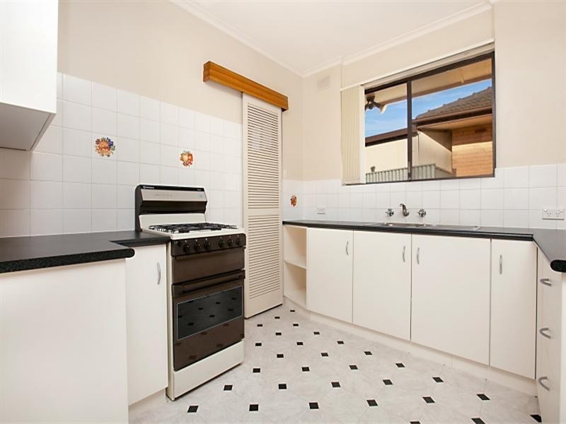 8 Vista Avenue, Valley View SA 5093