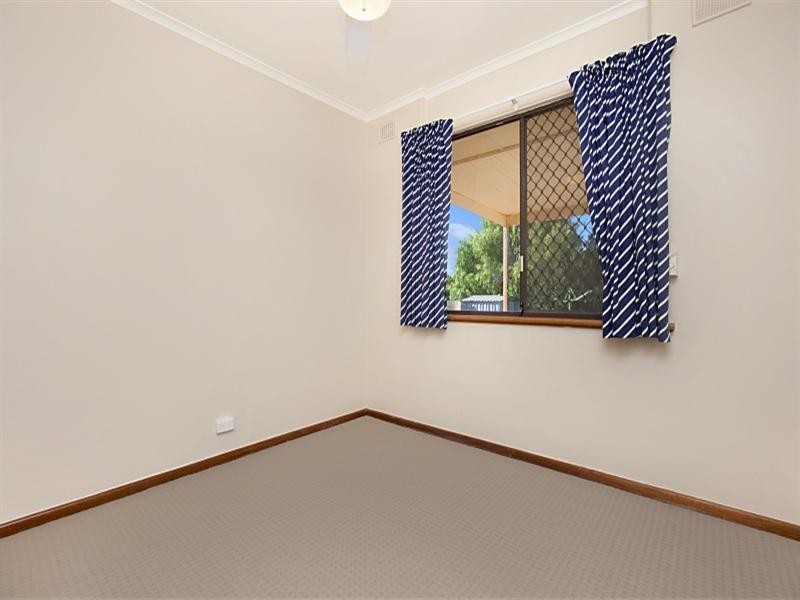 8 Vista Avenue, Valley View SA 5093