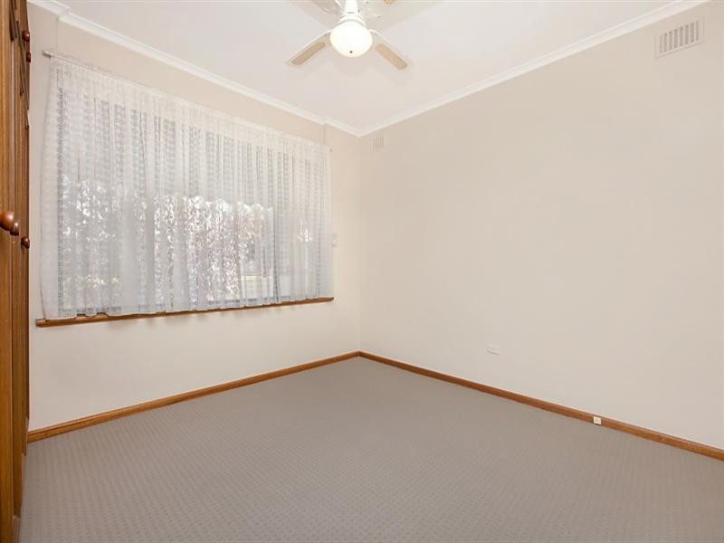 8 Vista Avenue, Valley View SA 5093