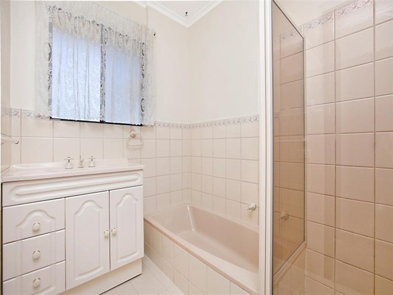 8 Vista Avenue, Valley View SA 5093