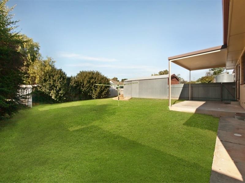 8 Vista Avenue, Valley View SA 5093