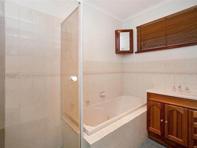 17 Kentwood Drive, Paralowie SA 5108