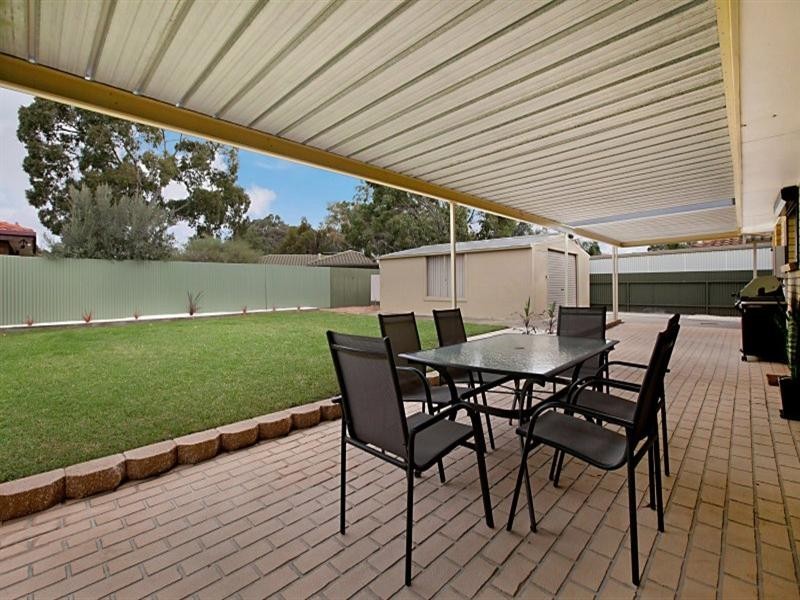 17 Kentwood Drive, Paralowie SA 5108