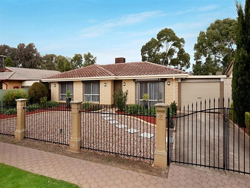 17 Kentwood Drive, Paralowie SA 5108