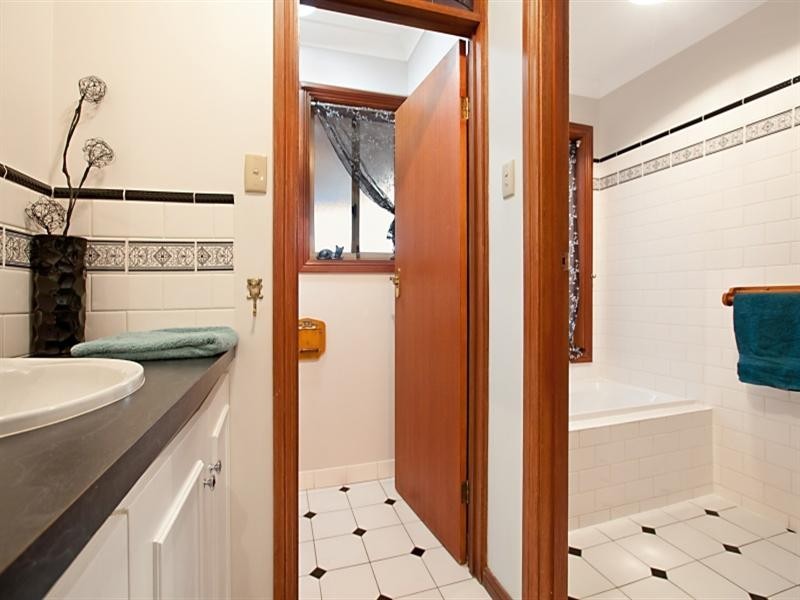 6 Chelmsford Avenue, Wynn Vale SA 5127