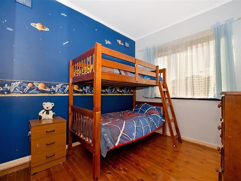 18 Parslow Road, Para Hills SA 5096