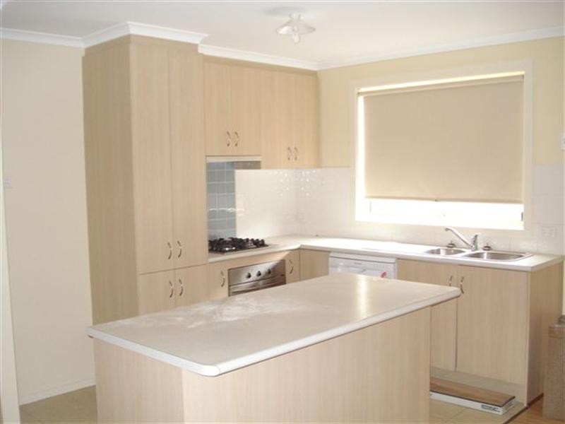 33 Lakeside Drive, Andrews Farm SA 5114