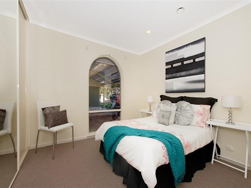 5 Maughan Avenue, Redwood Park SA 5097