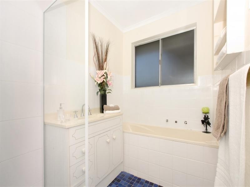 5 Maughan Avenue, Redwood Park SA 5097