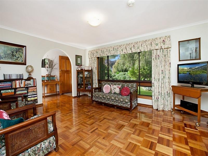 6 Waitara Road, Banksia Park SA 5091