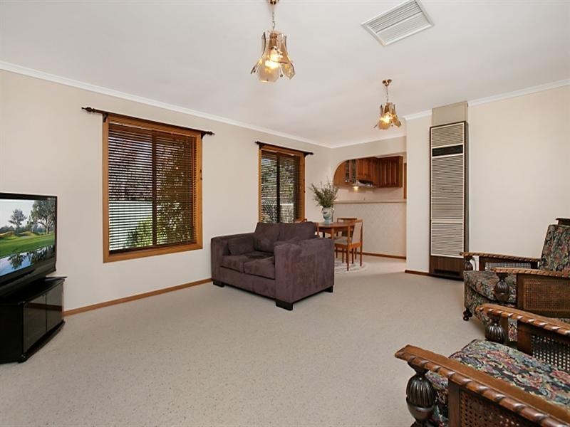 6 Waitara Road, Banksia Park SA 5091