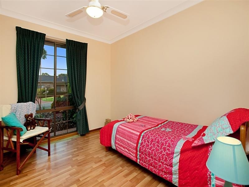 25 Kara Crescent, Gulfview Heights SA 5096