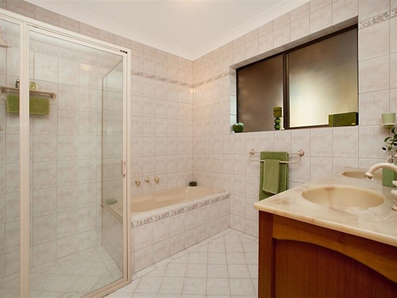 25 Kara Crescent, Gulfview Heights SA 5096