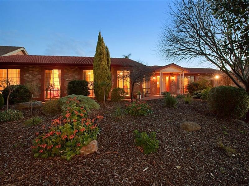 25 Kara Crescent, Gulfview Heights SA 5096