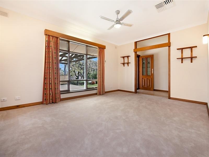 23 Waitara Road, Banksia Park SA 5091