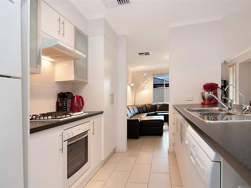 17 Lake Street, Parafield Gardens SA 5107