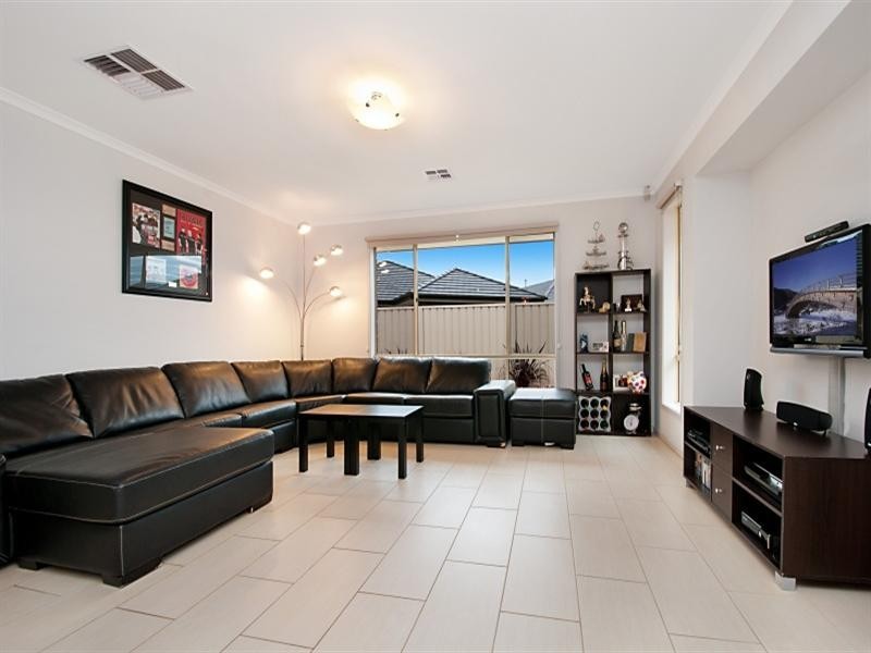 17 Lake Street, Parafield Gardens SA 5107