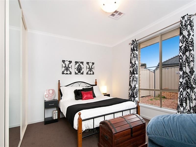 17 Lake Street, Parafield Gardens SA 5107