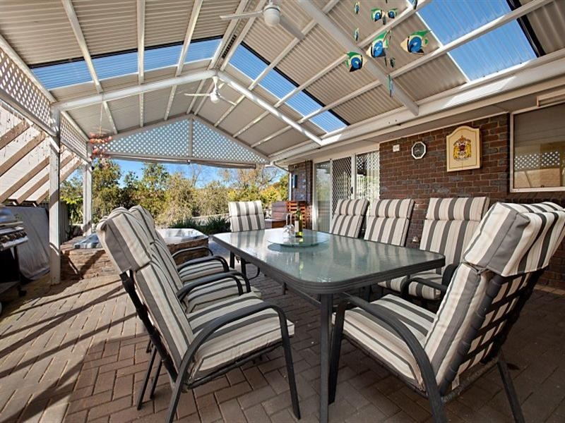 3 Gilchrist Close, Greenwith SA 5125