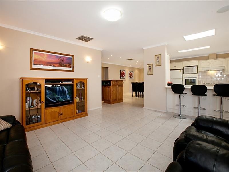 3 Gilchrist Close, Greenwith SA 5125