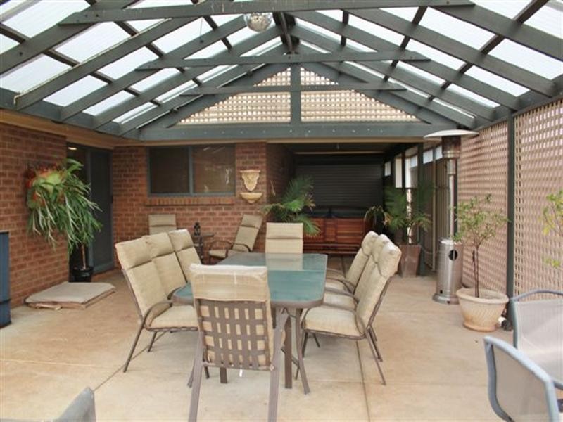 3 Brookland Valley Drive, Woodcroft SA 5162