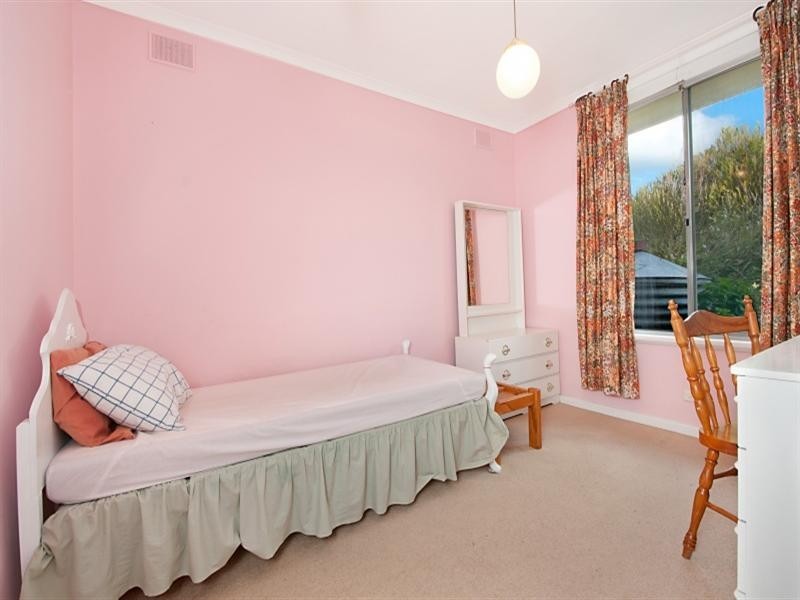 9 Hilltop Avenue, Ridgehaven SA 5097